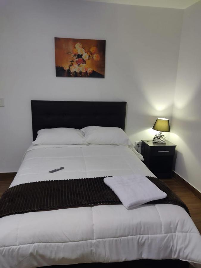 Hospedaje El Girasol Tababela Quito Ngoại thất bức ảnh