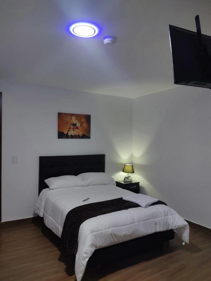 Hospedaje El Girasol Tababela Quito Ngoại thất bức ảnh